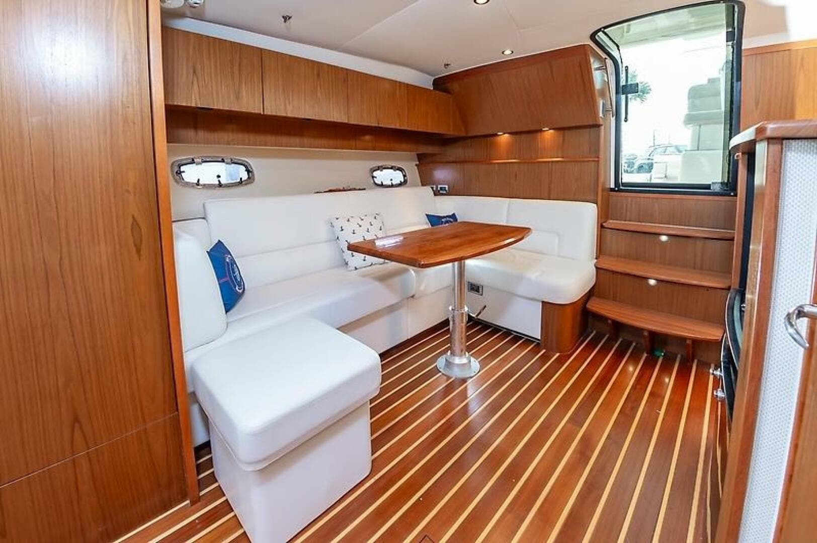2015 Tiara Yachts 39 Coronet — photo 26