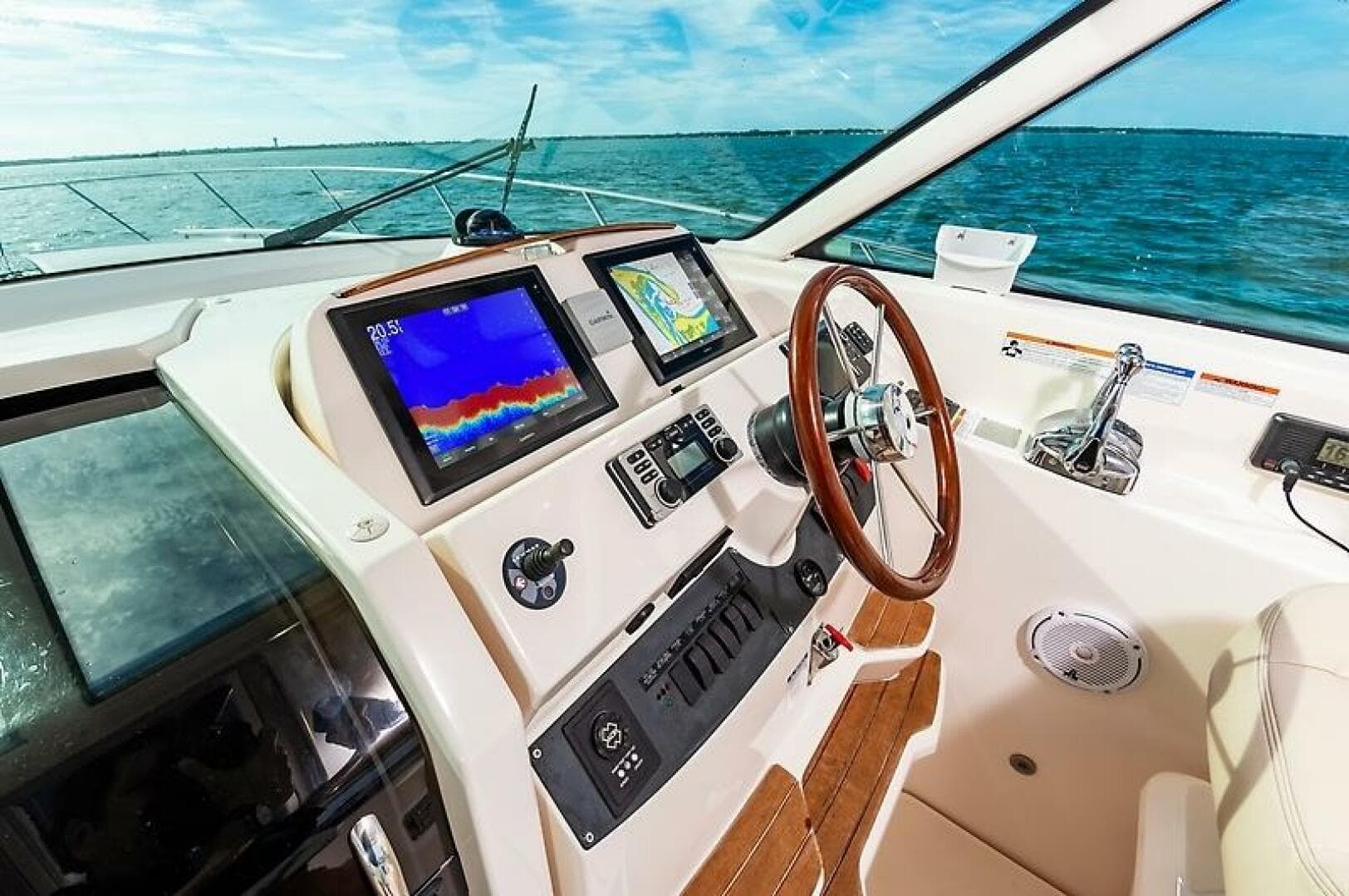 2015 Tiara Yachts 39 Coronet — photo 21