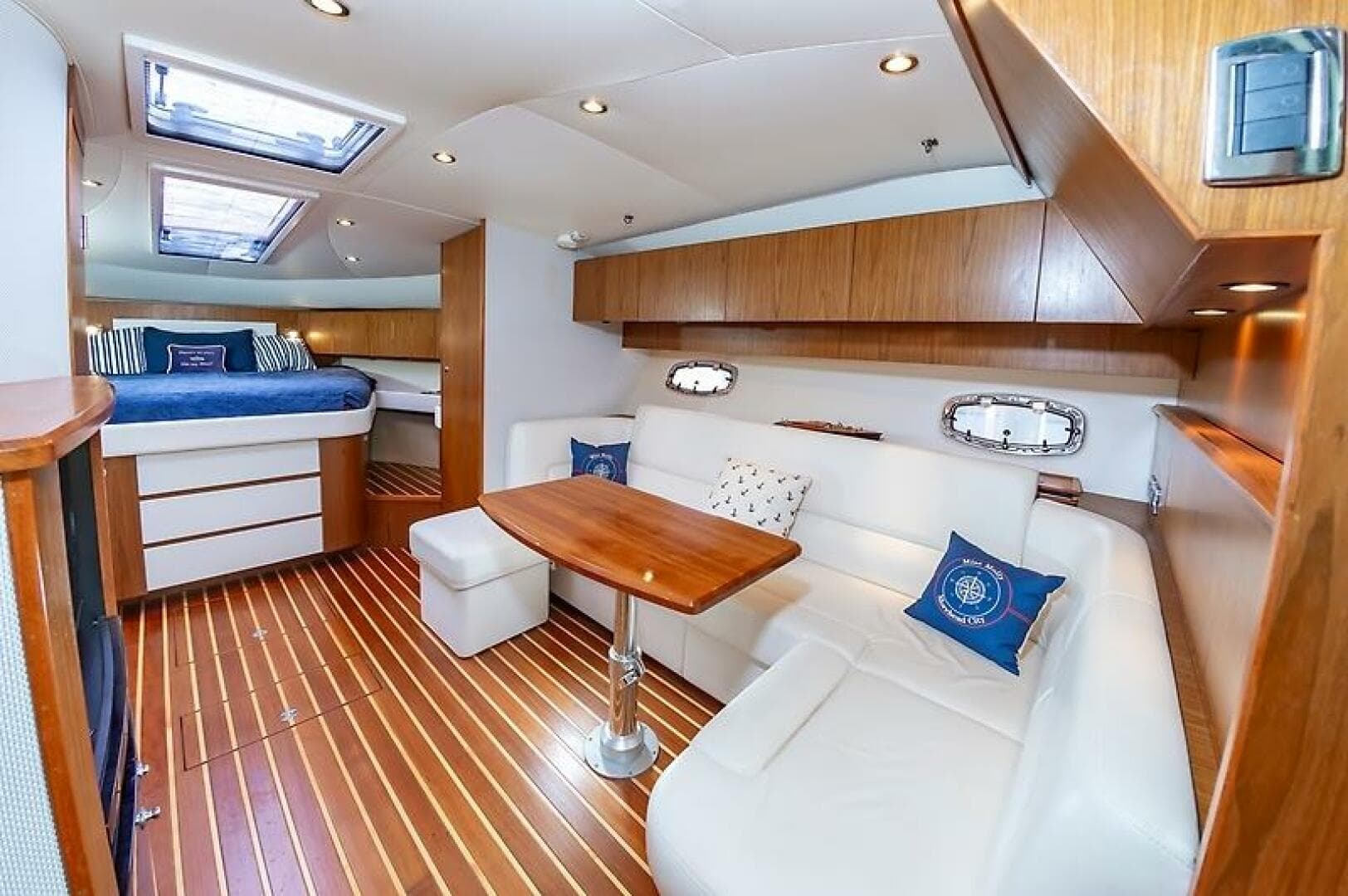 2015 Tiara Yachts 39 Coronet — photo 24