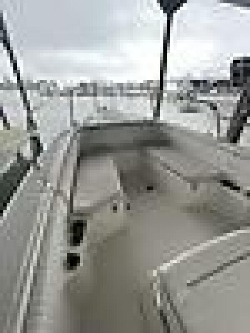 2001 Boston Whaler 26 Outrage — photo 3