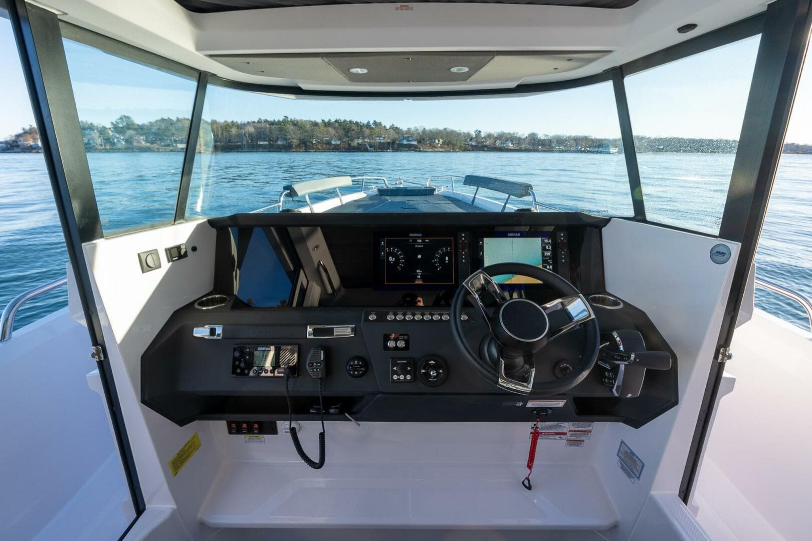 2026 Axopar Cross Cabin — photo 16