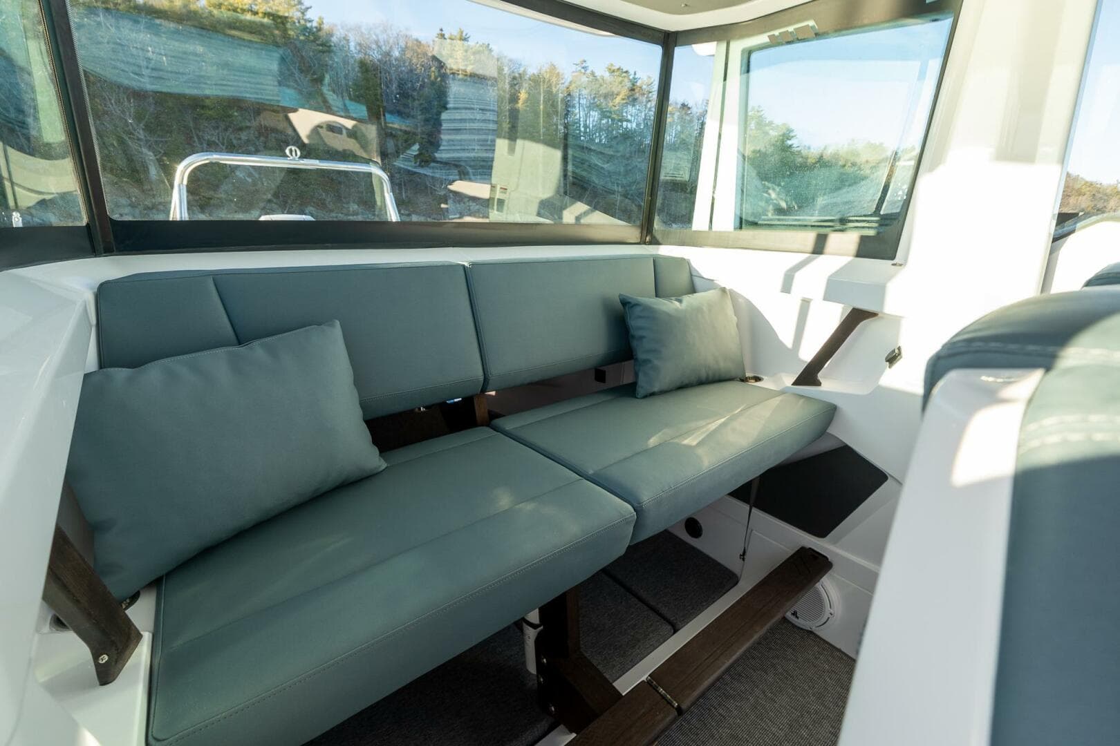 2026 Axopar Cross Cabin — photo 21