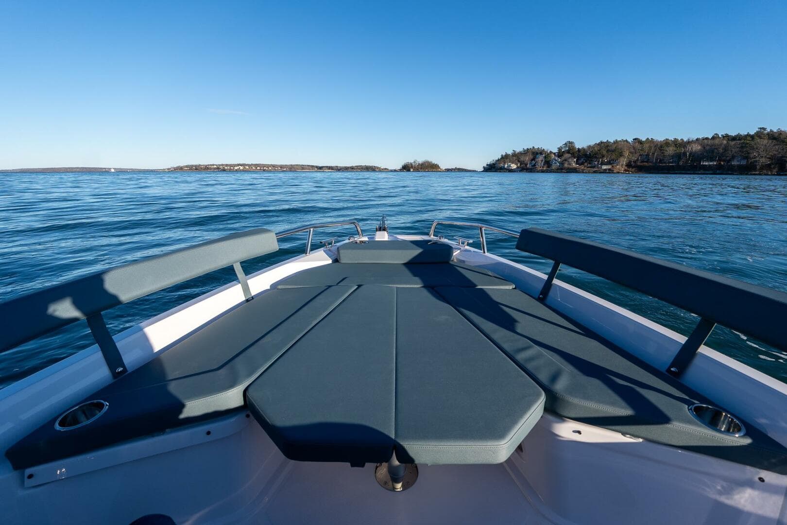 2026 Axopar Cross Cabin — photo 31