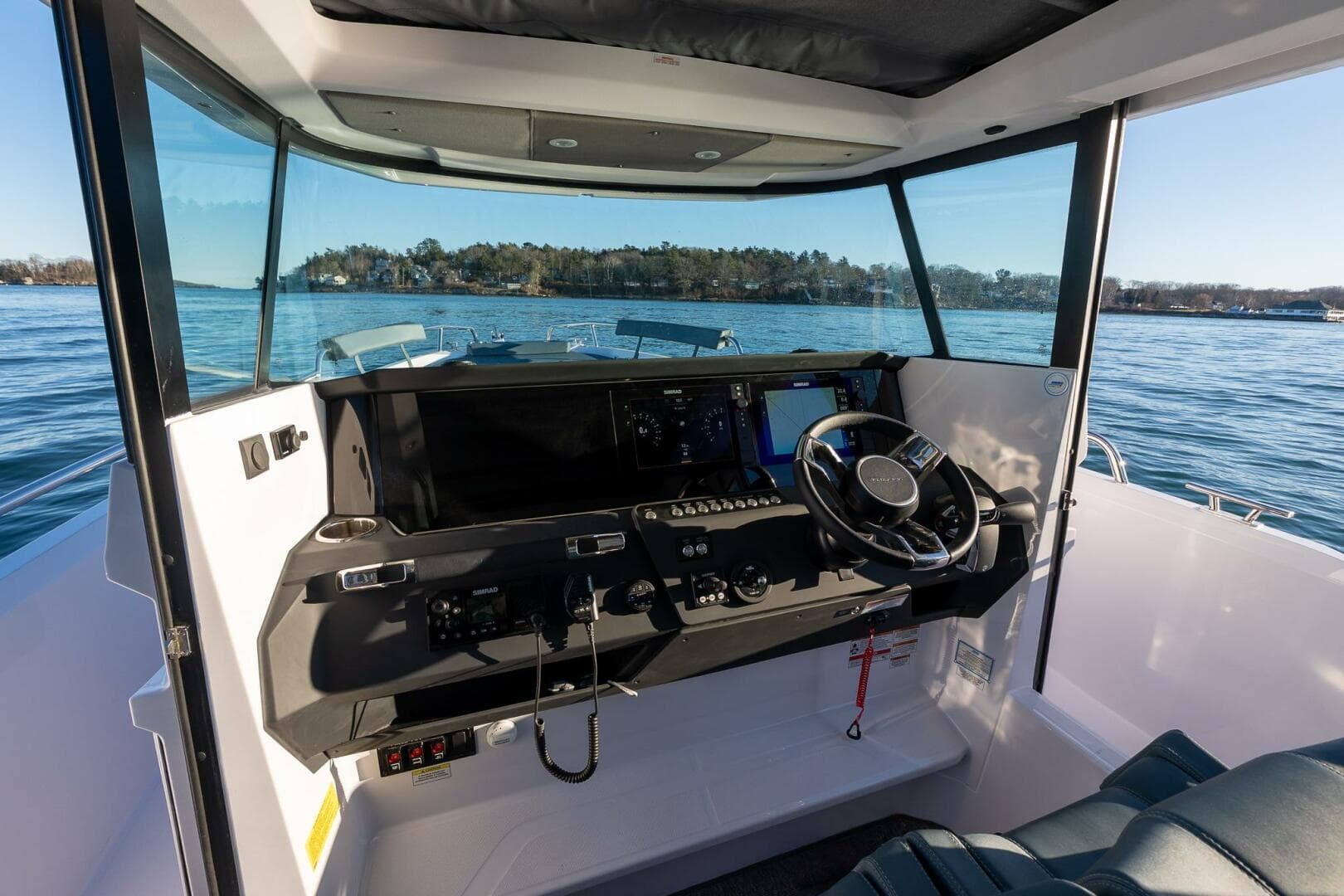 2026 Axopar Cross Cabin — photo 18