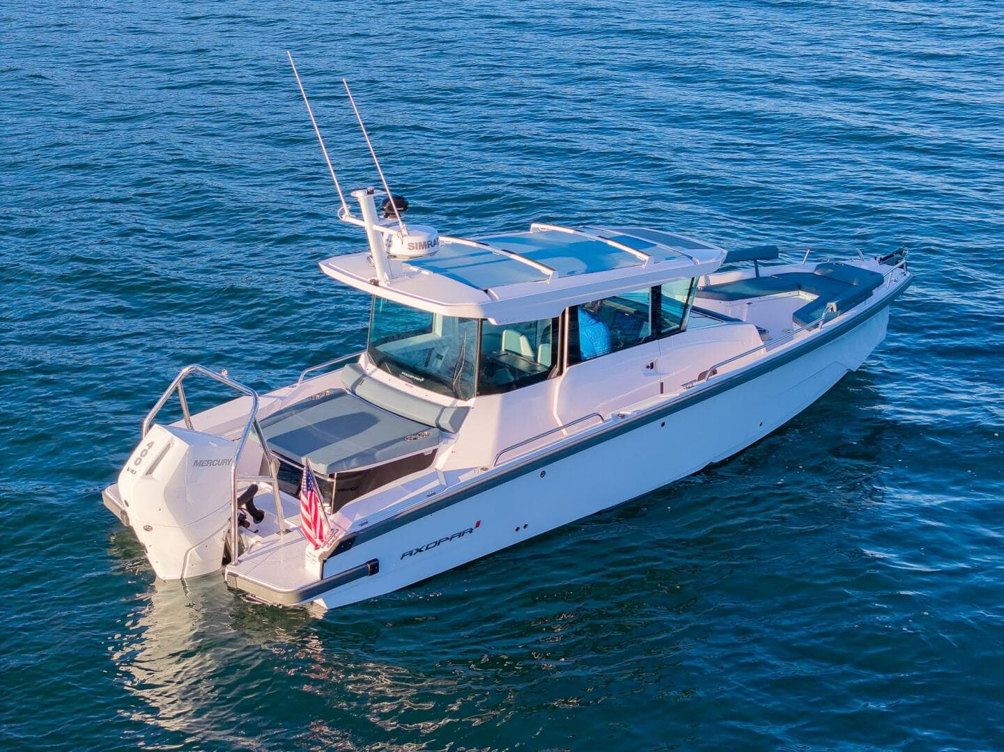 2026 Axopar Cross Cabin — photo 5