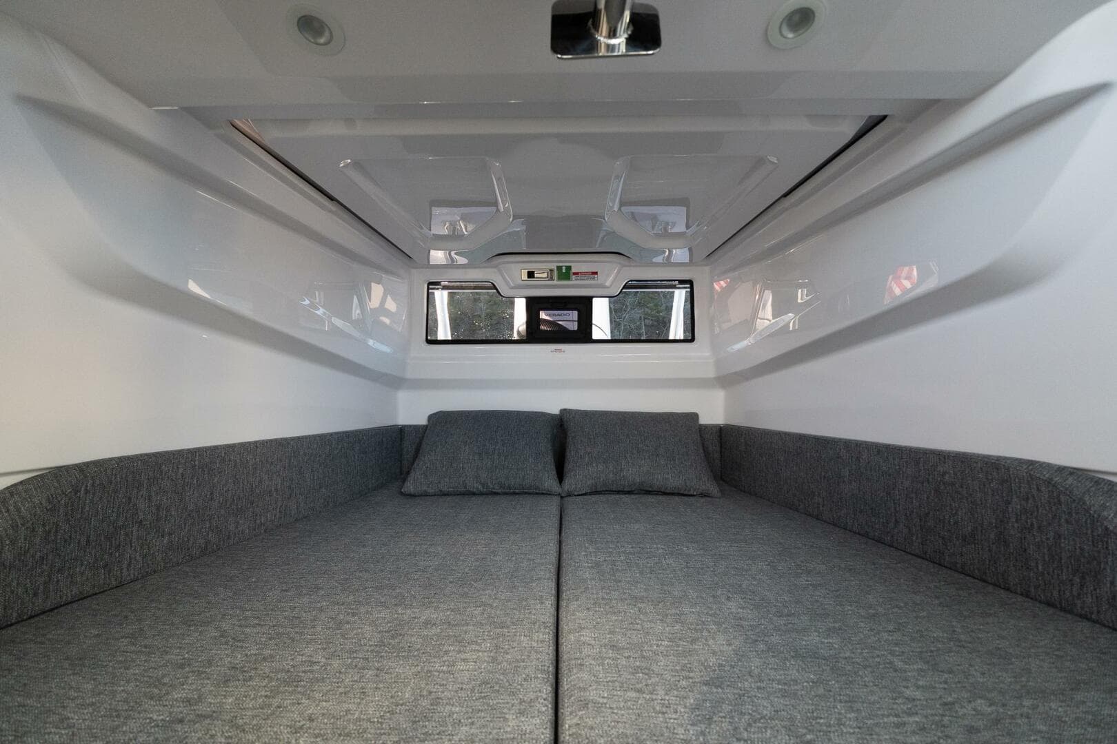 2026 Axopar Cross Cabin — photo 25