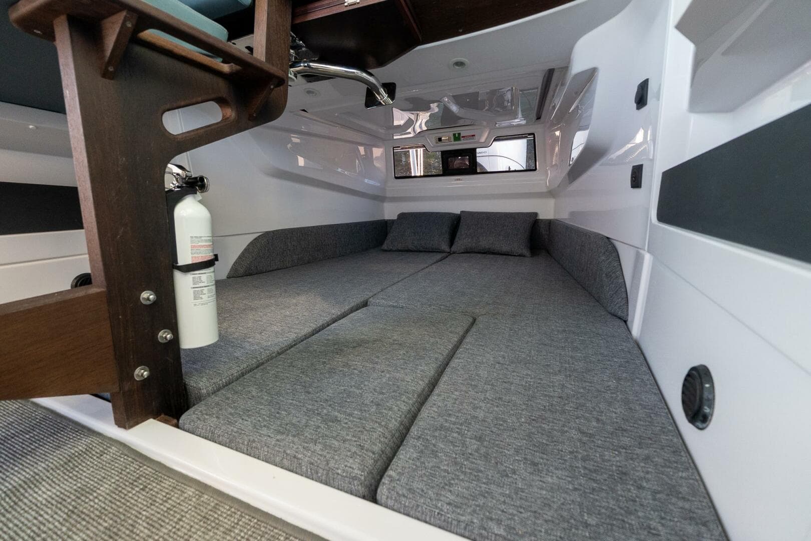 2026 Axopar Cross Cabin — photo 24