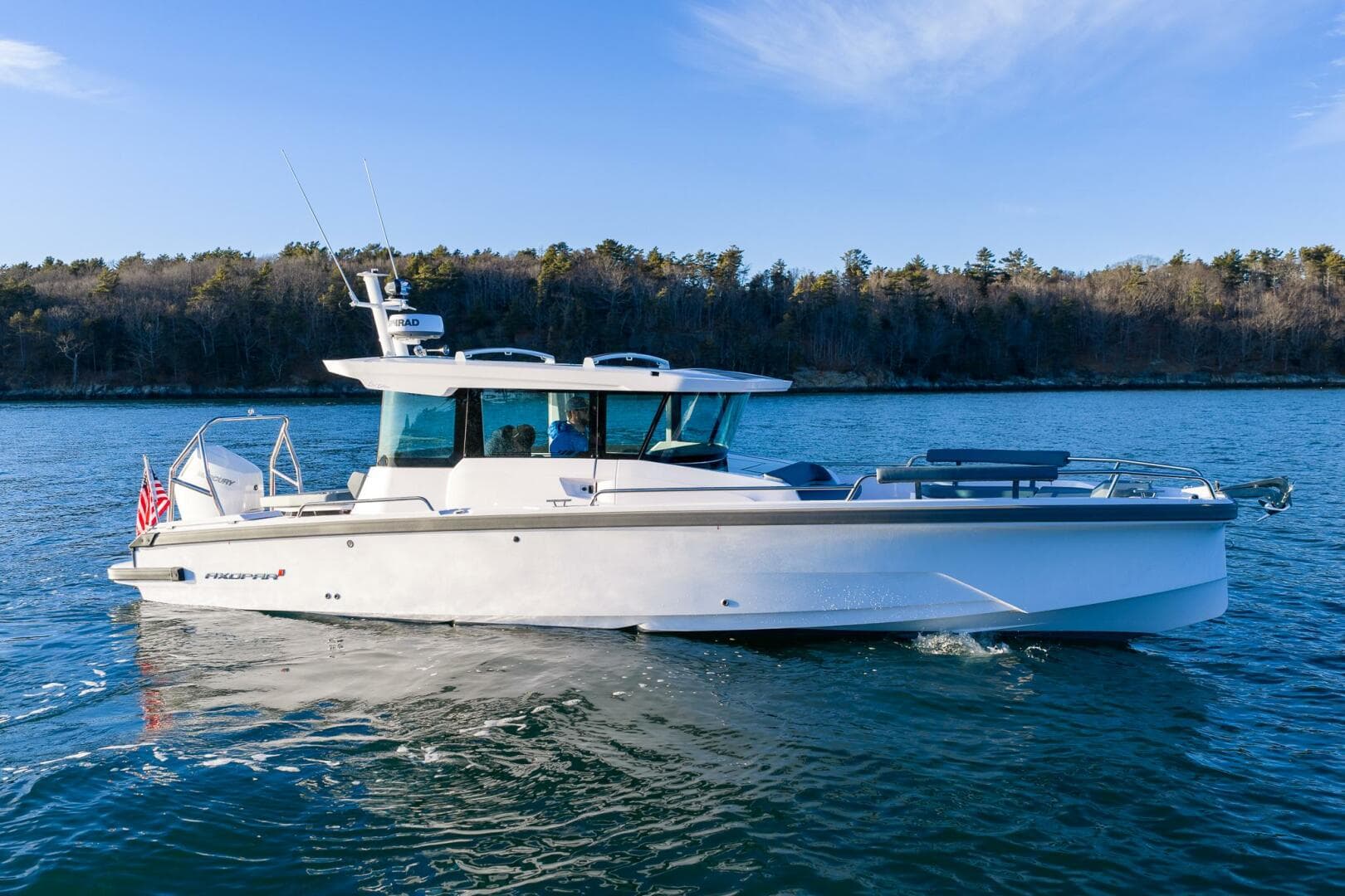 2026 Axopar Cross Cabin — photo 3