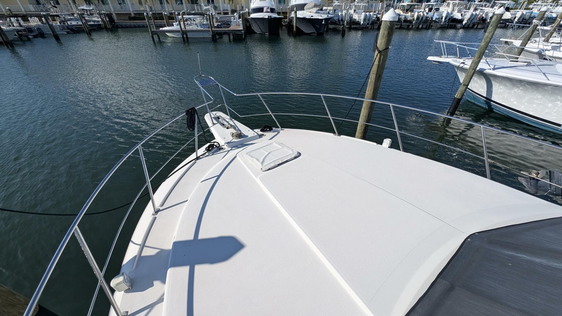 1994 Carver 370 Aft Cabin — photo 4