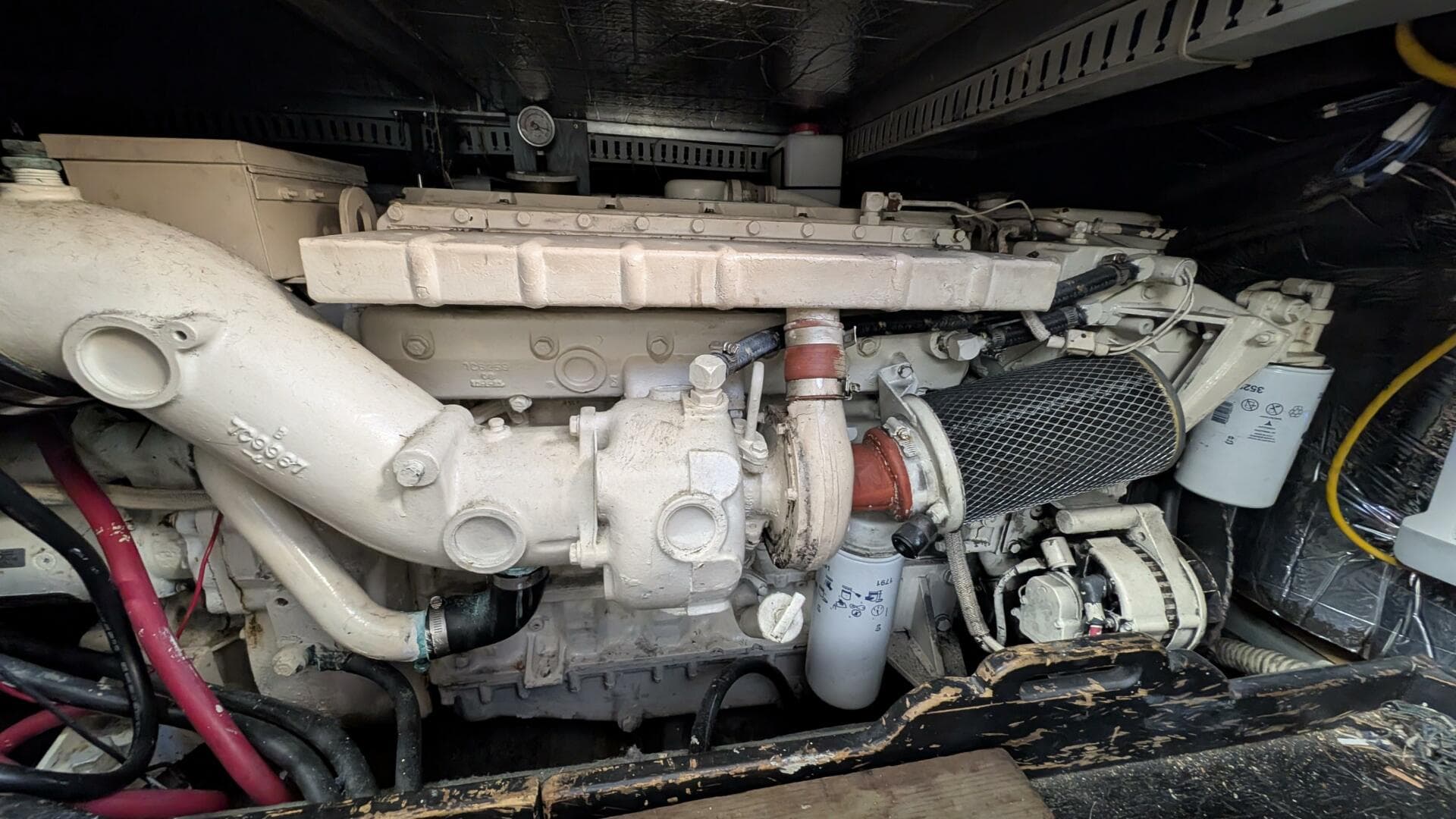 1994 Carver 370 Aft Cabin — photo 44