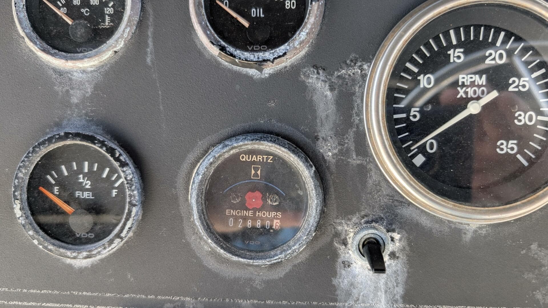 1994 Carver 370 Aft Cabin — photo 46