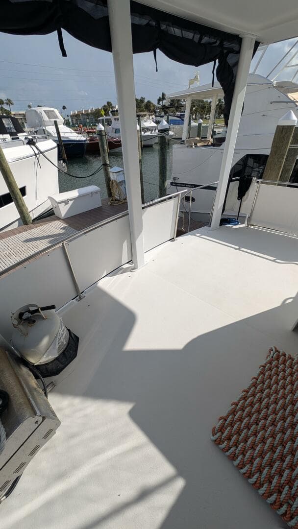 1994 Carver 370 Aft Cabin — photo 13