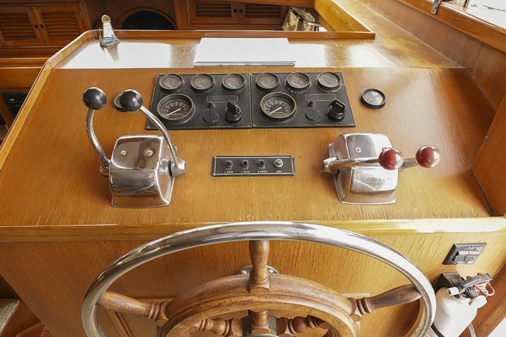 1987 Tradewinds 47 — photo 16