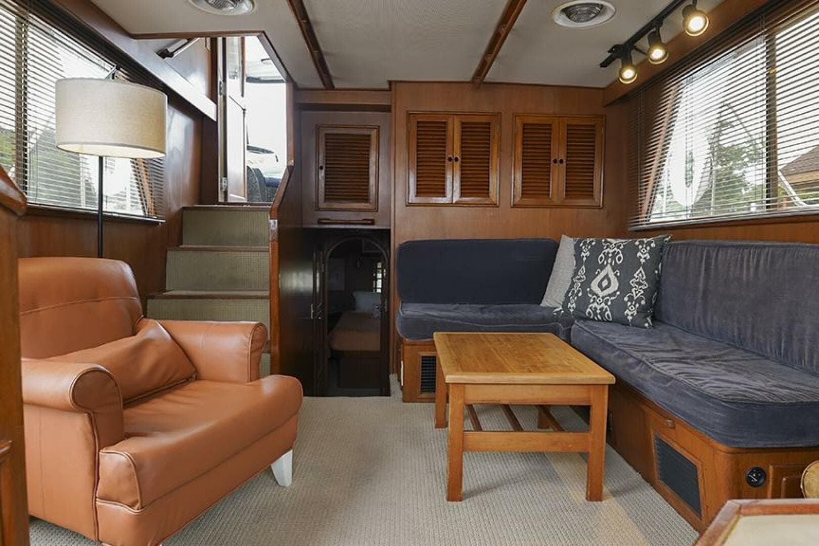 1987 Tradewinds 47 — photo 17