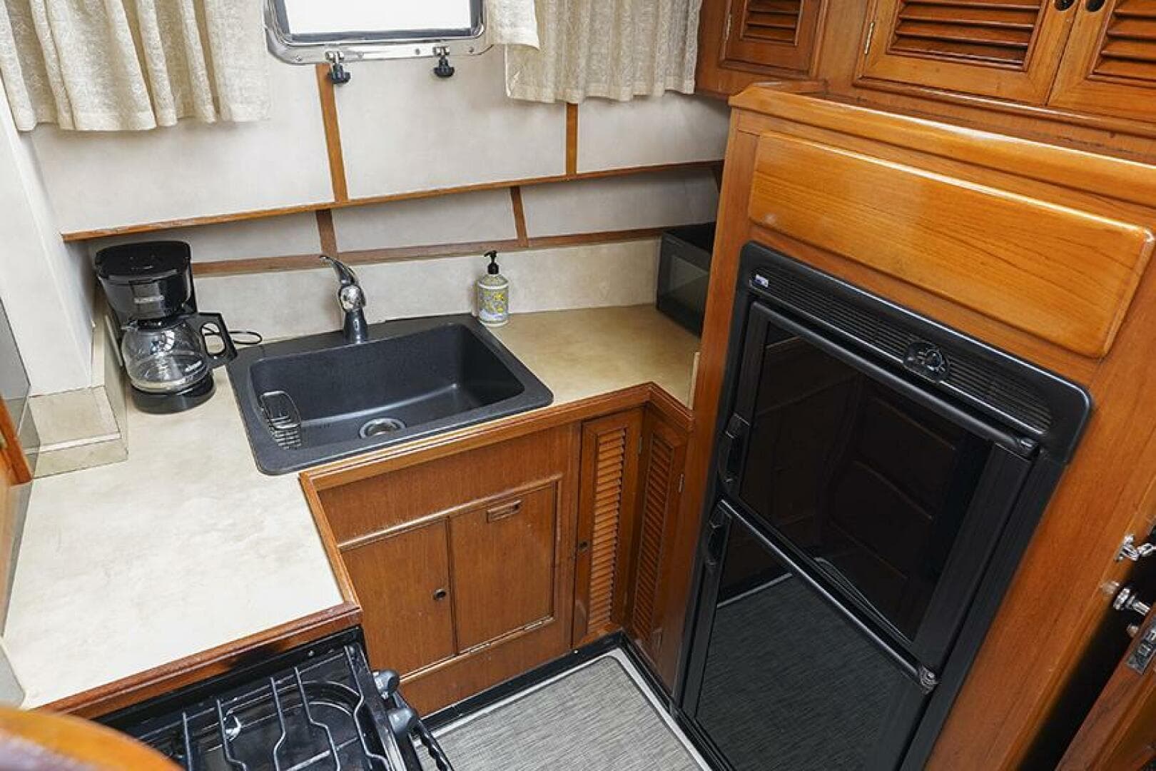 1987 Tradewinds 47 — photo 22