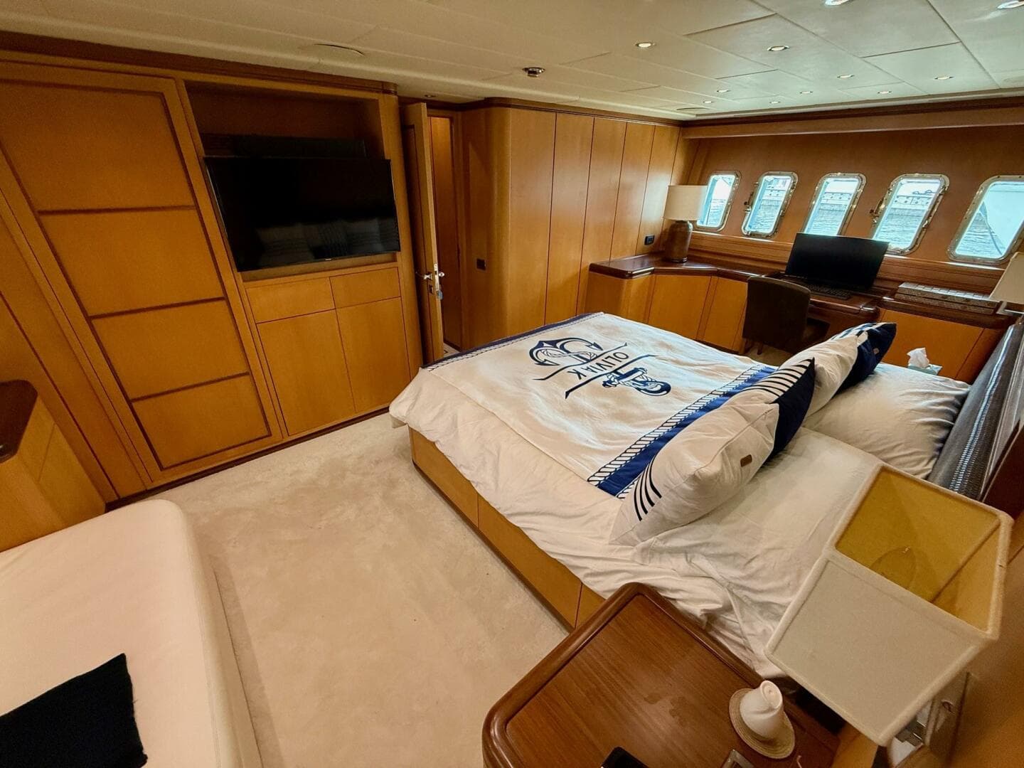 2005 Mangusta 92 — photo 12