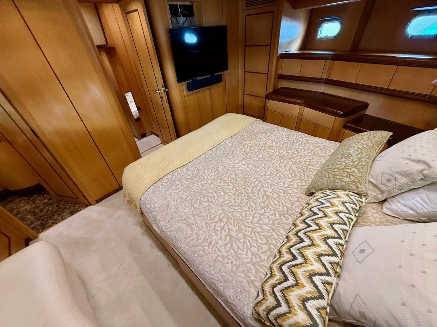 2005 Mangusta 92 — photo 14