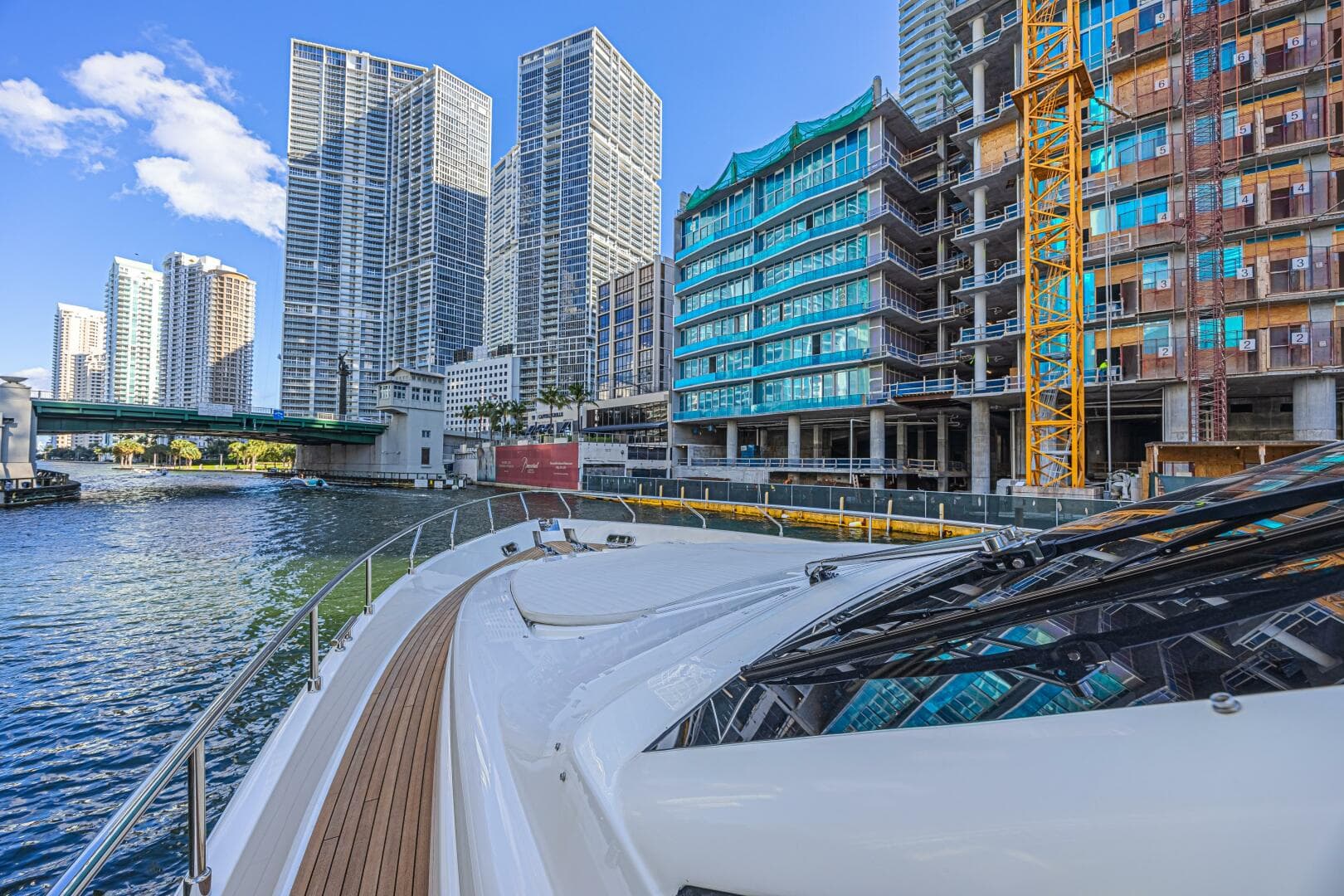 2011 Ferretti Yachts 830 — photo 18