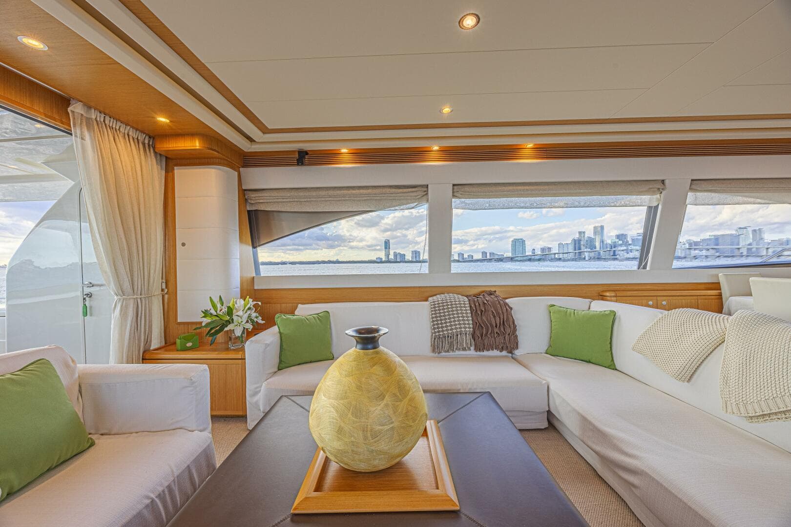 2011 Ferretti Yachts 830 — photo 48