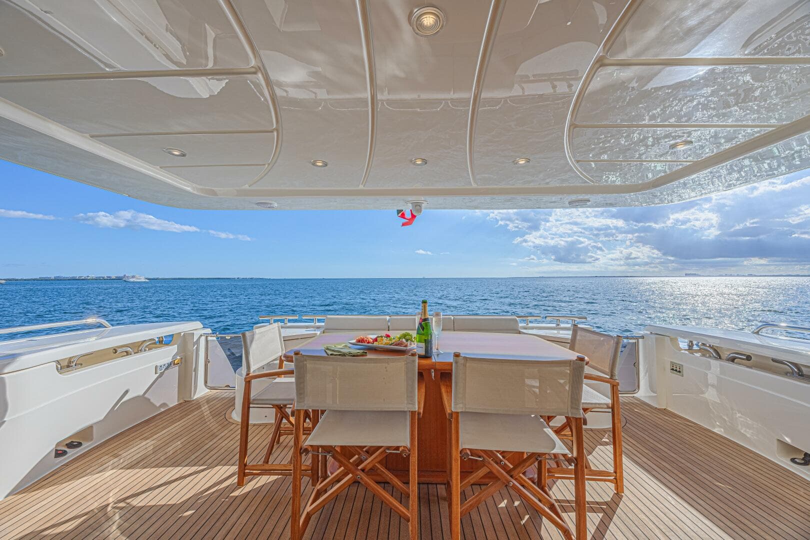 2011 Ferretti Yachts 830 — photo 39