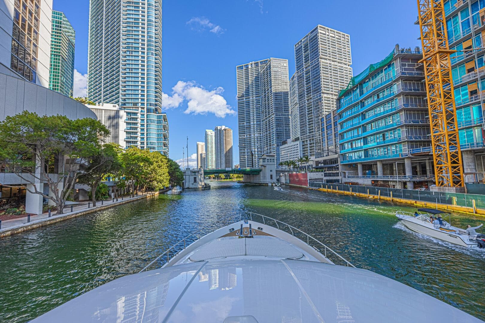 2011 Ferretti Yachts 830 — photo 16
