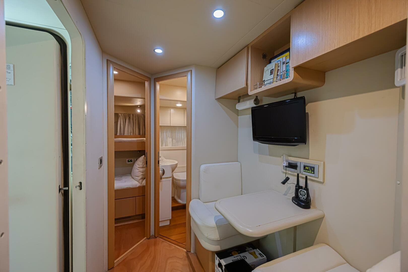 2011 Ferretti Yachts 830 — photo 73