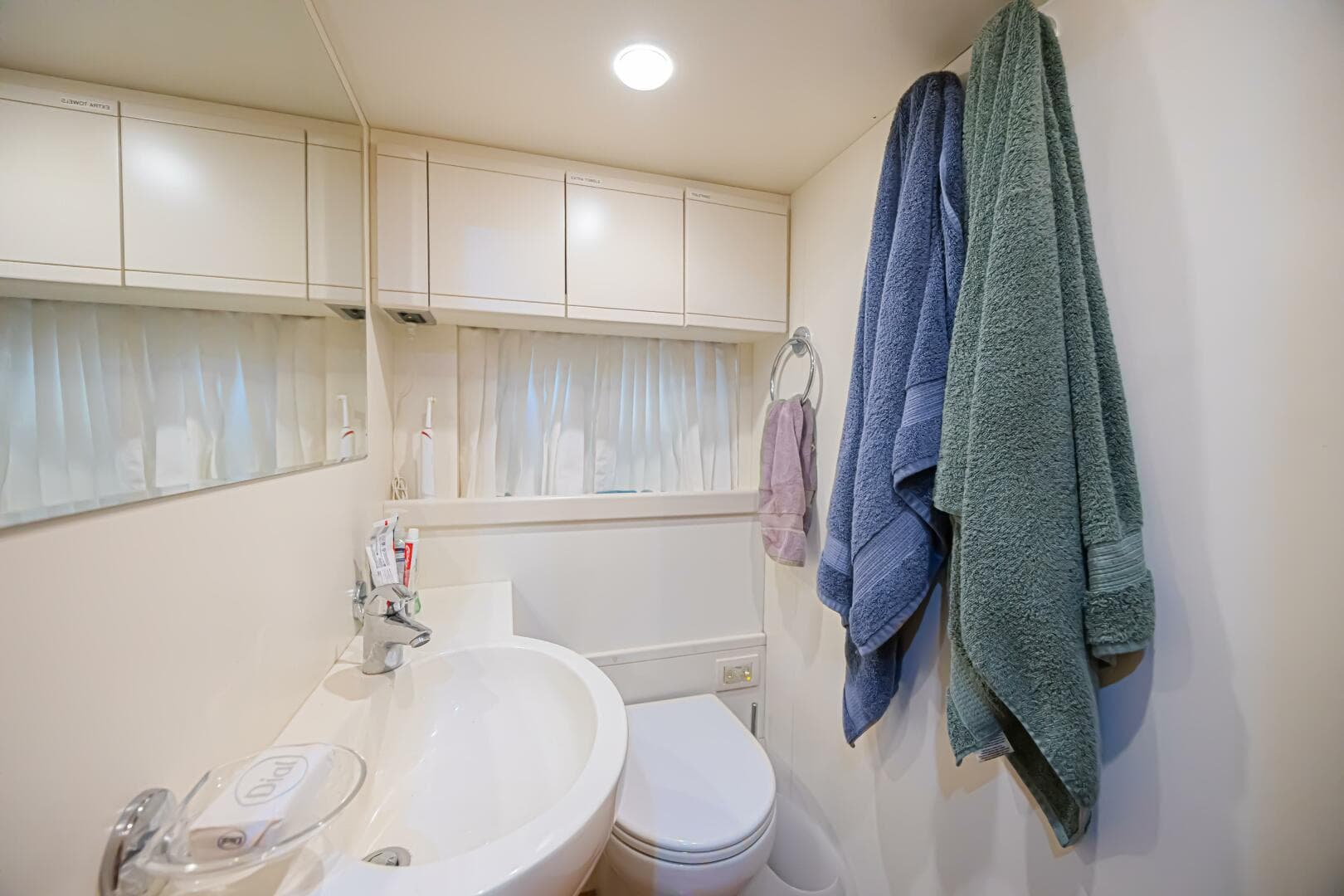 2011 Ferretti Yachts 830 — photo 75