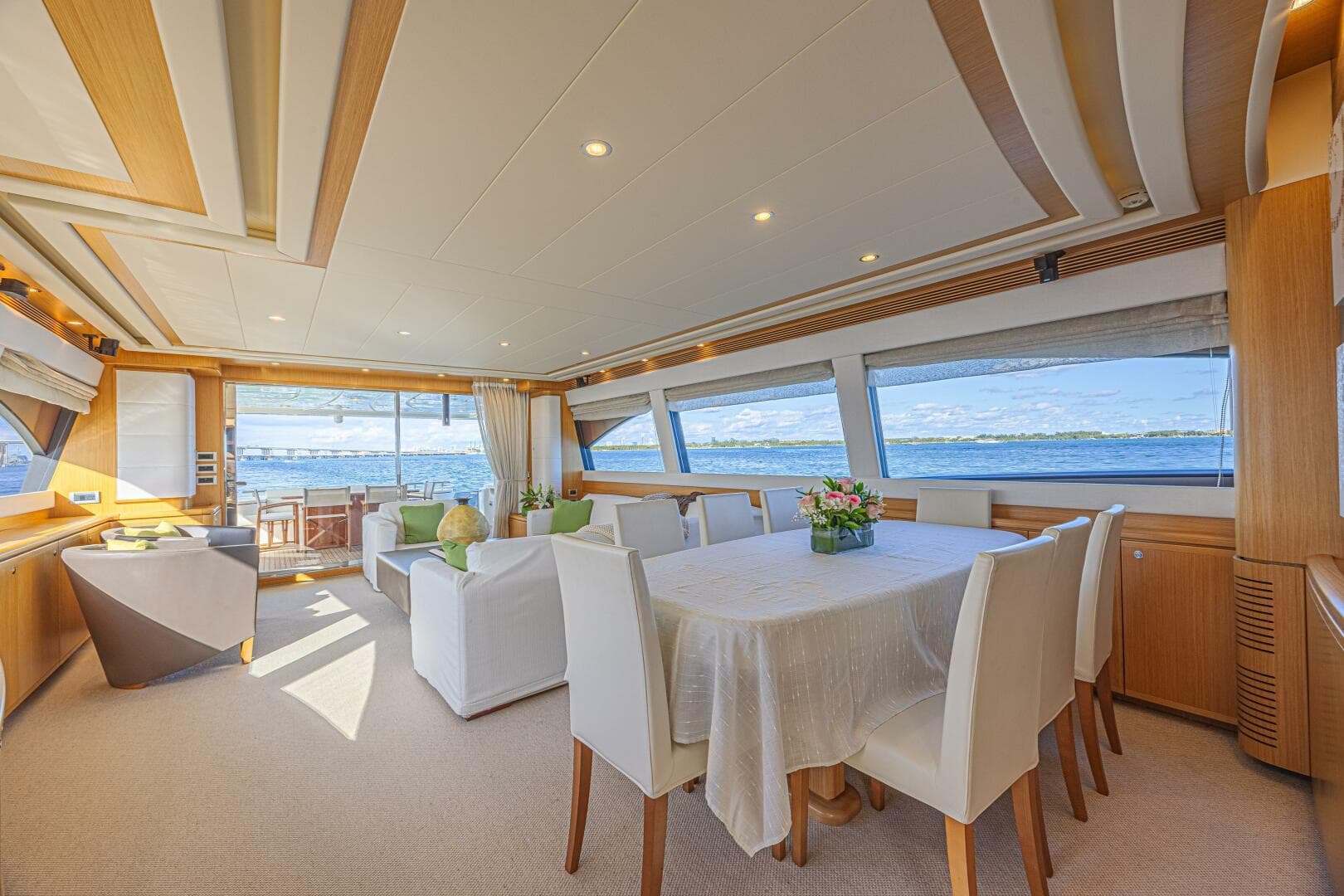 2011 Ferretti Yachts 830 — photo 34