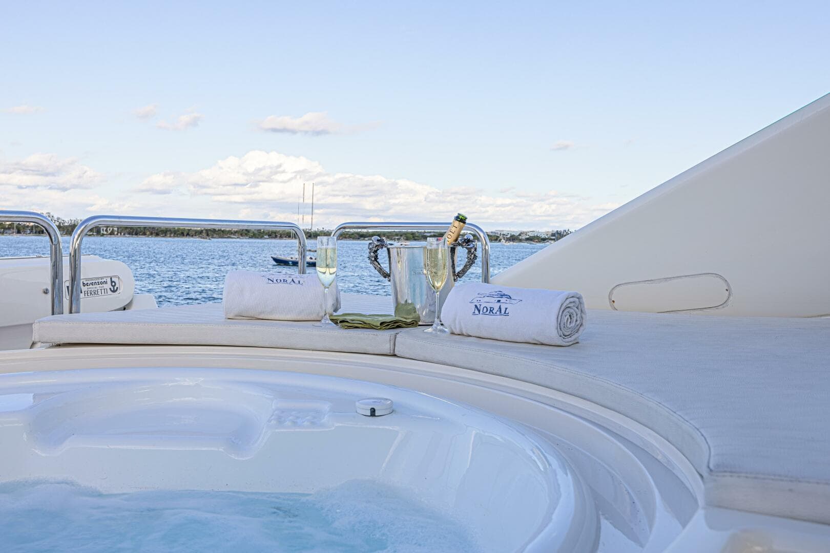 2011 Ferretti Yachts 830 — photo 8