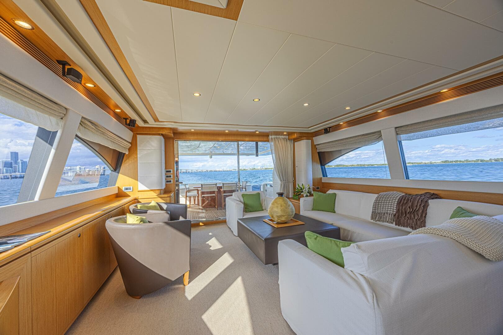 2011 Ferretti Yachts 830 — photo 36