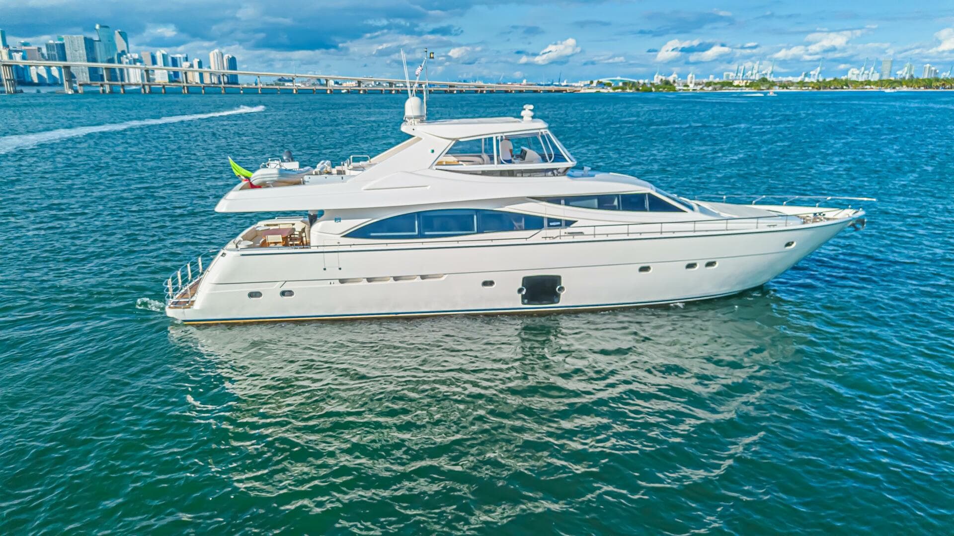 2011 Ferretti Yachts 830 — photo 4
