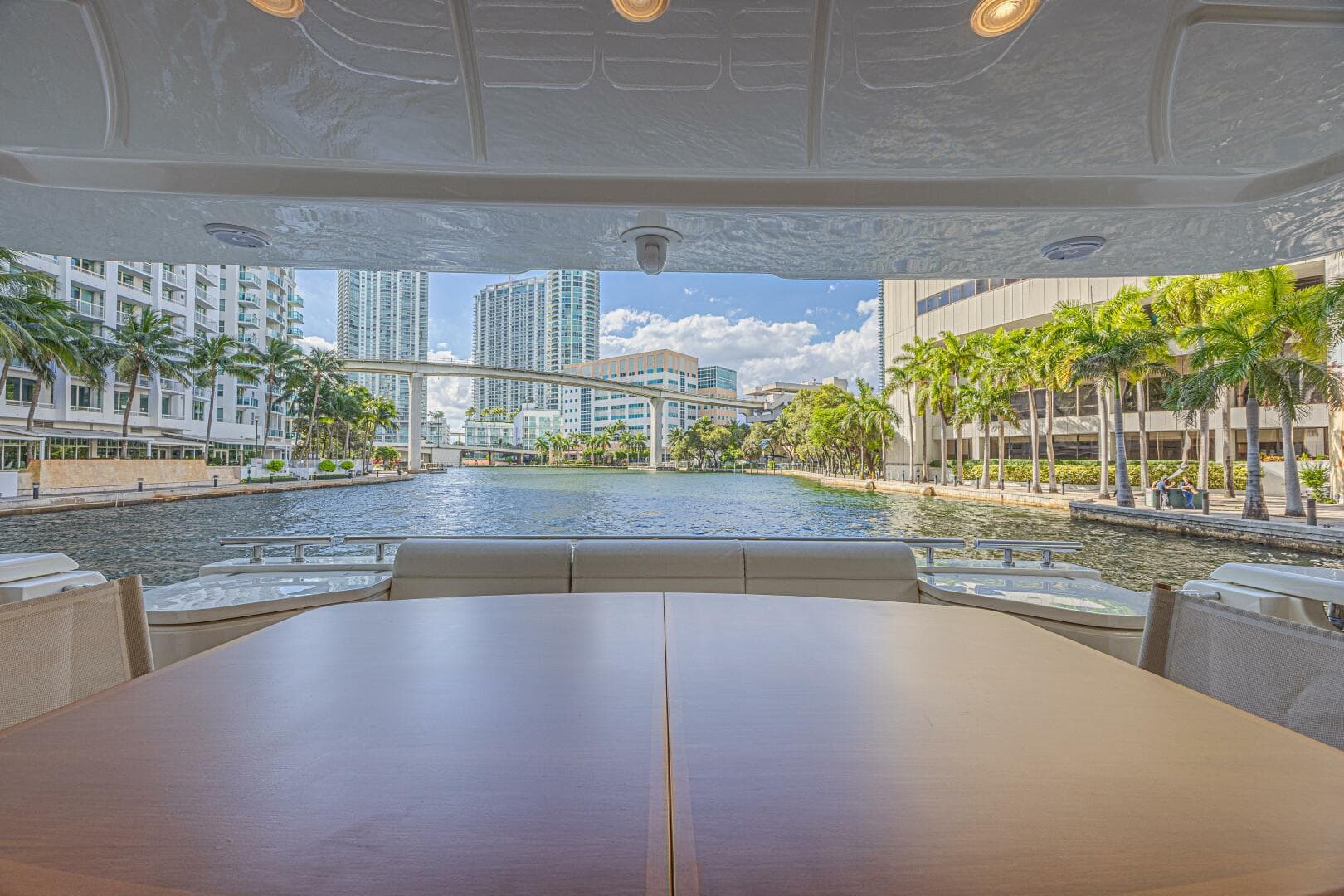 2011 Ferretti Yachts 830 — photo 22