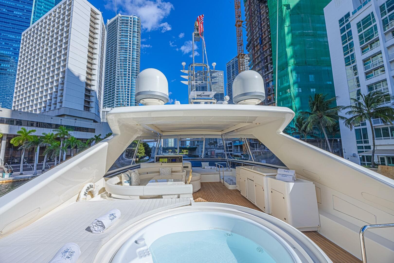 2011 Ferretti Yachts 830 — photo 28