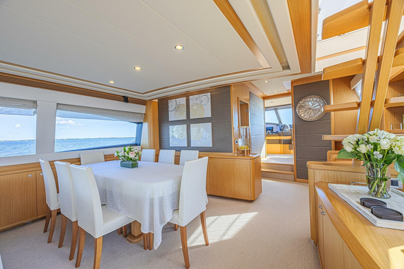 2011 Ferretti Yachts 830 — photo 35