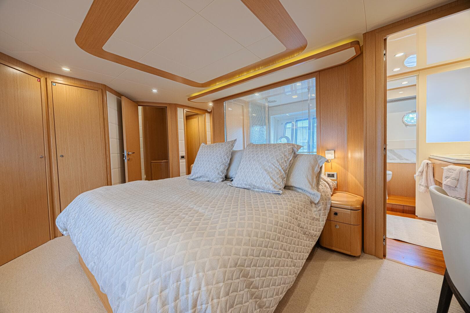 2011 Ferretti Yachts 830 — photo 64