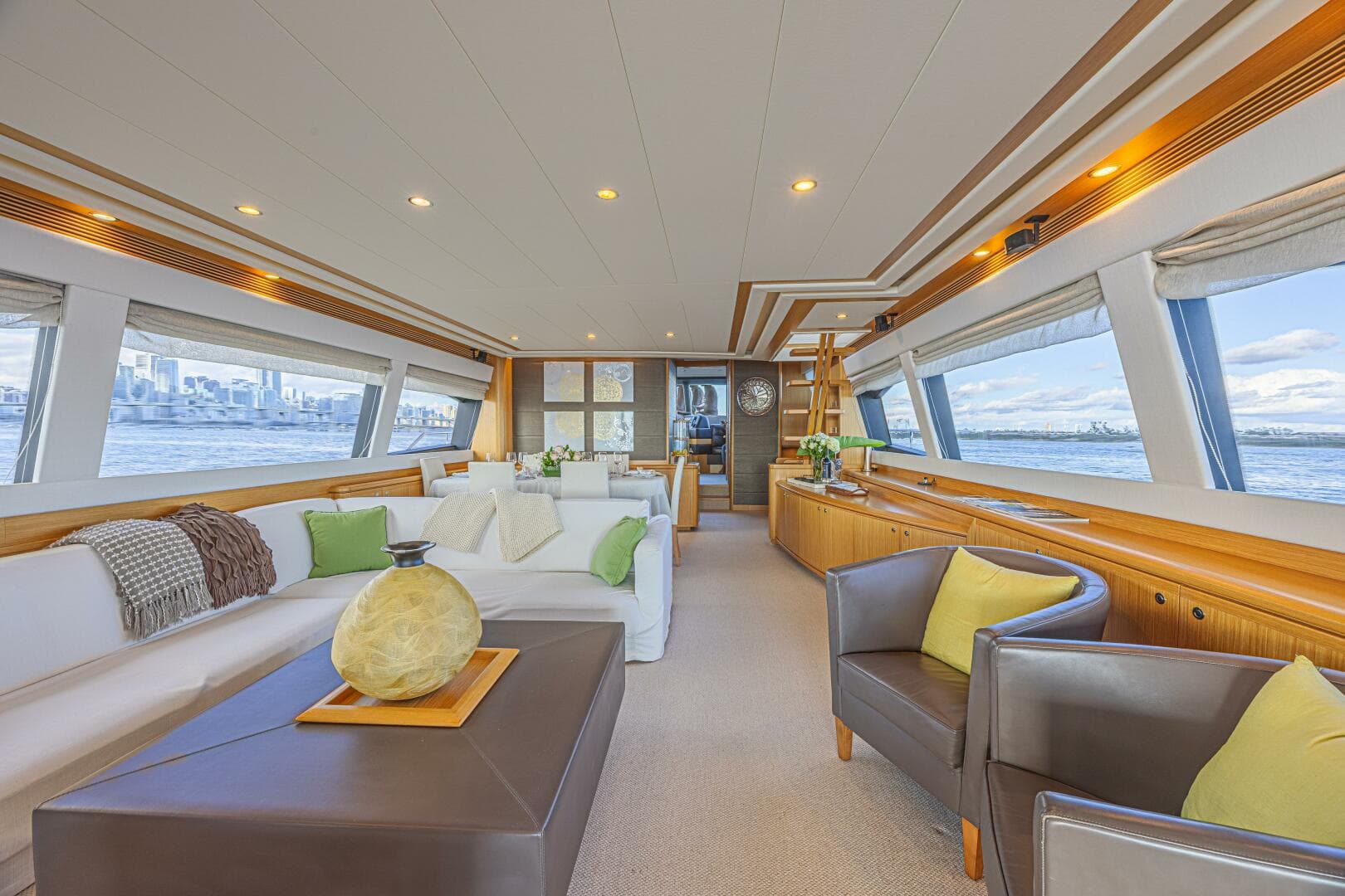 2011 Ferretti Yachts 830 — photo 46