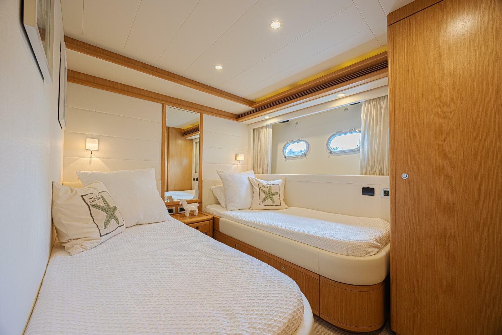 2011 Ferretti Yachts 830 — photo 67