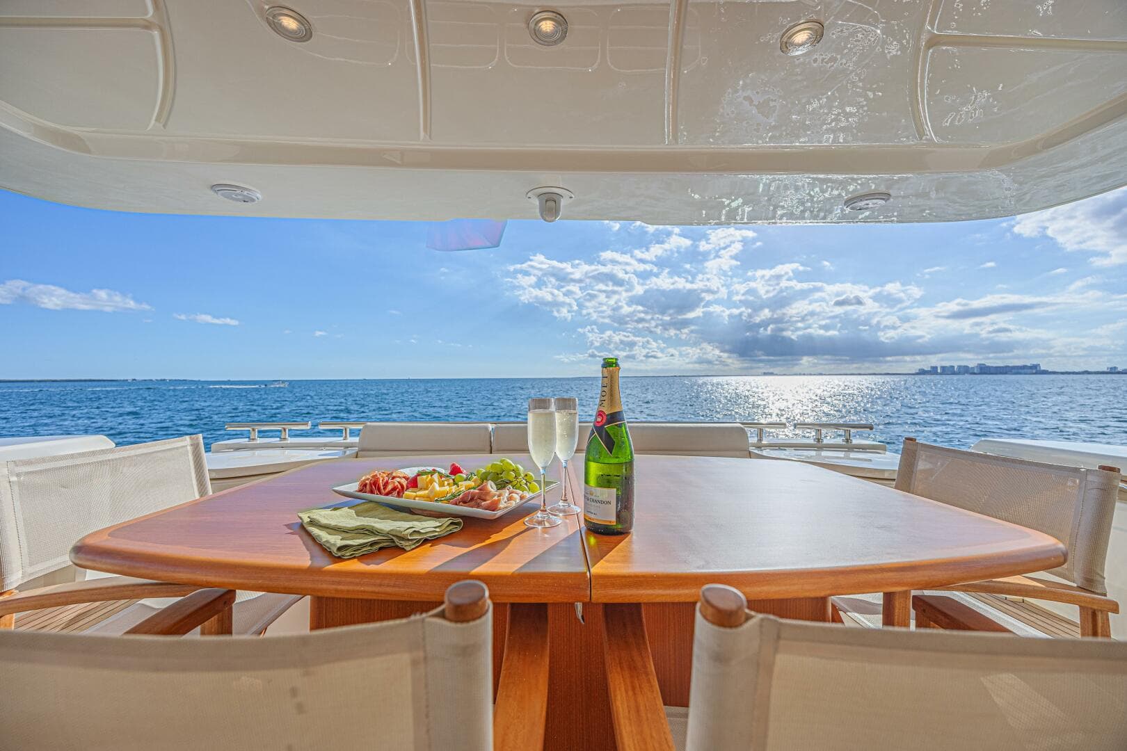 2011 Ferretti Yachts 830 — photo 30