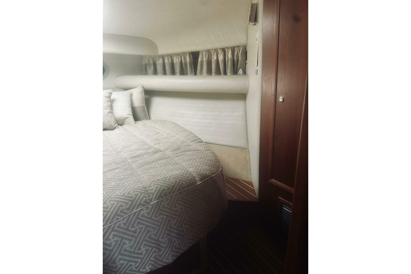 2000 Riviera 40 — photo 16