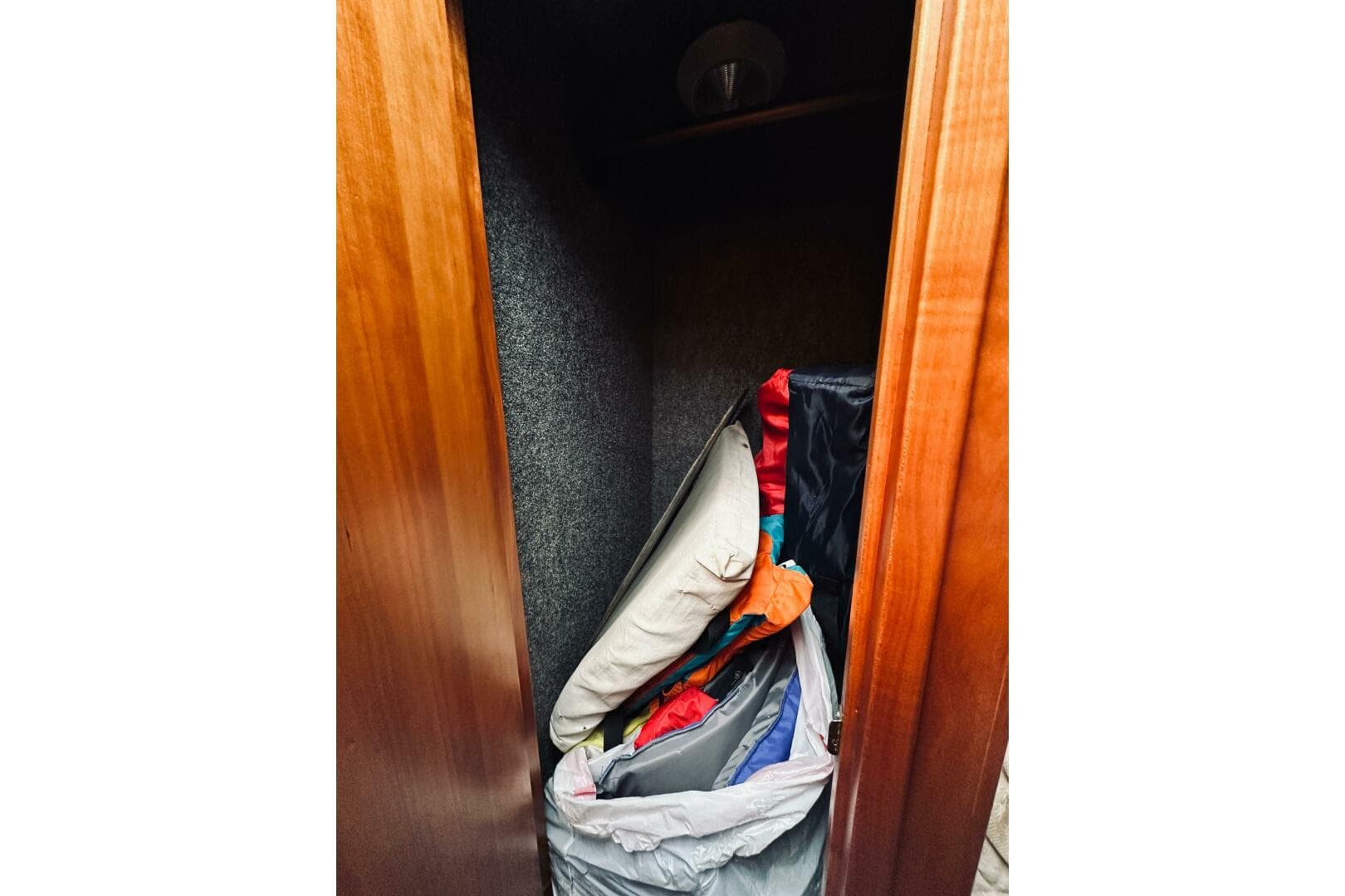 2000 Riviera 40 — photo 14