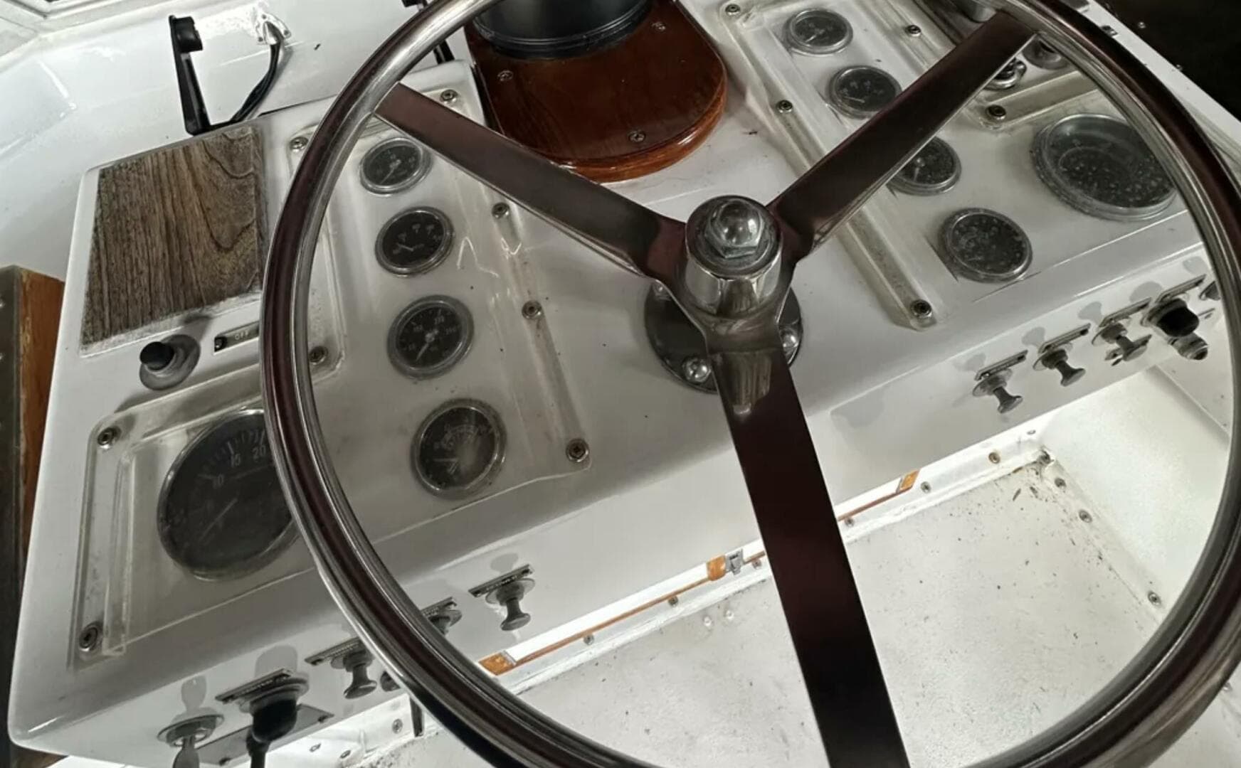 1974 Hatteras 58 Yachtfish — photo 27