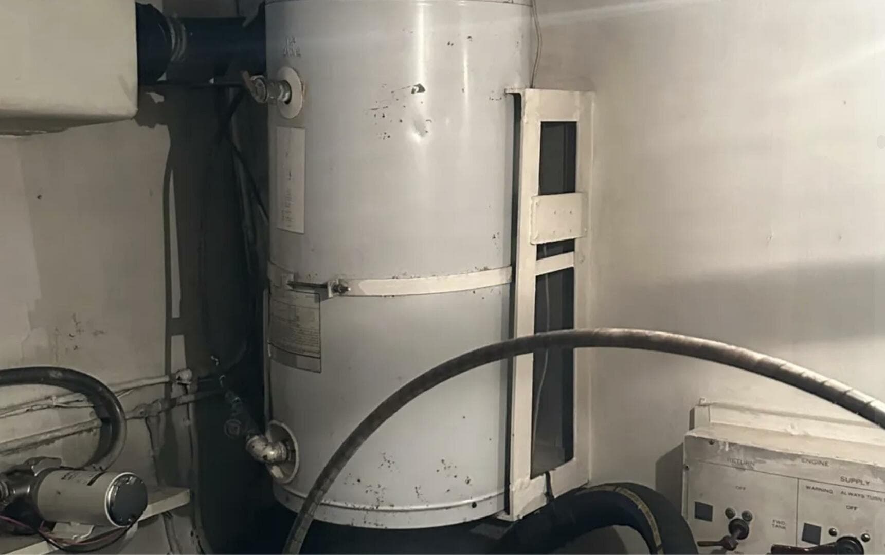 1974 Hatteras 58 Yachtfish — photo 37