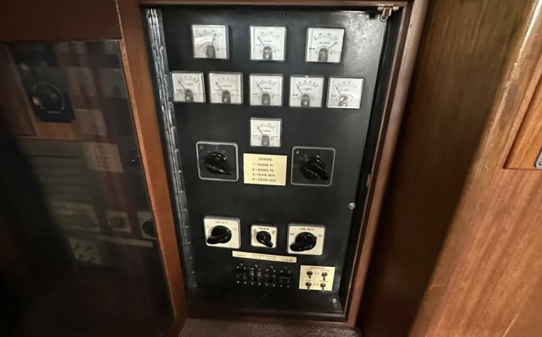 1974 Hatteras 58 Yachtfish — photo 42