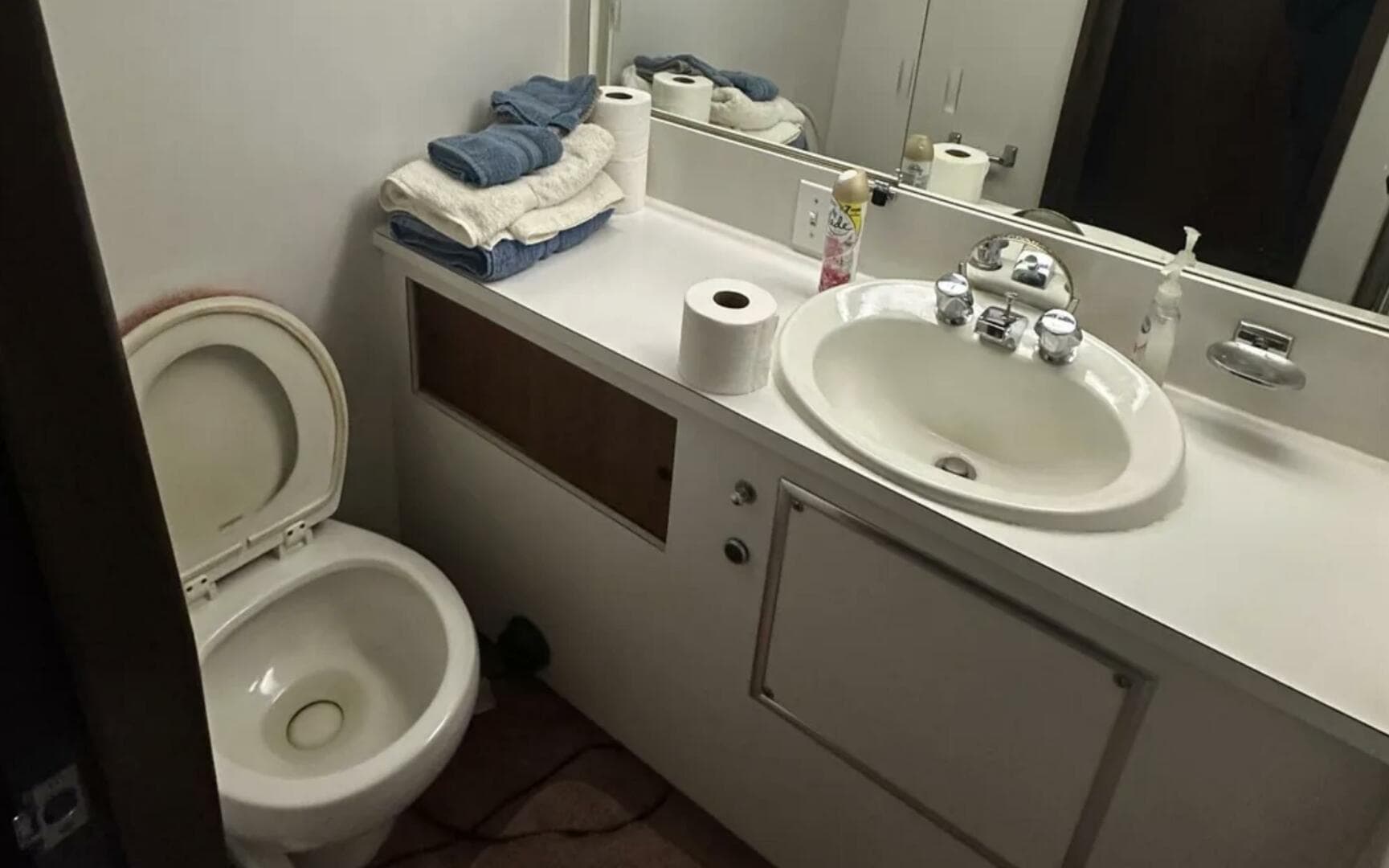 1974 Hatteras 58 Yachtfish — photo 24