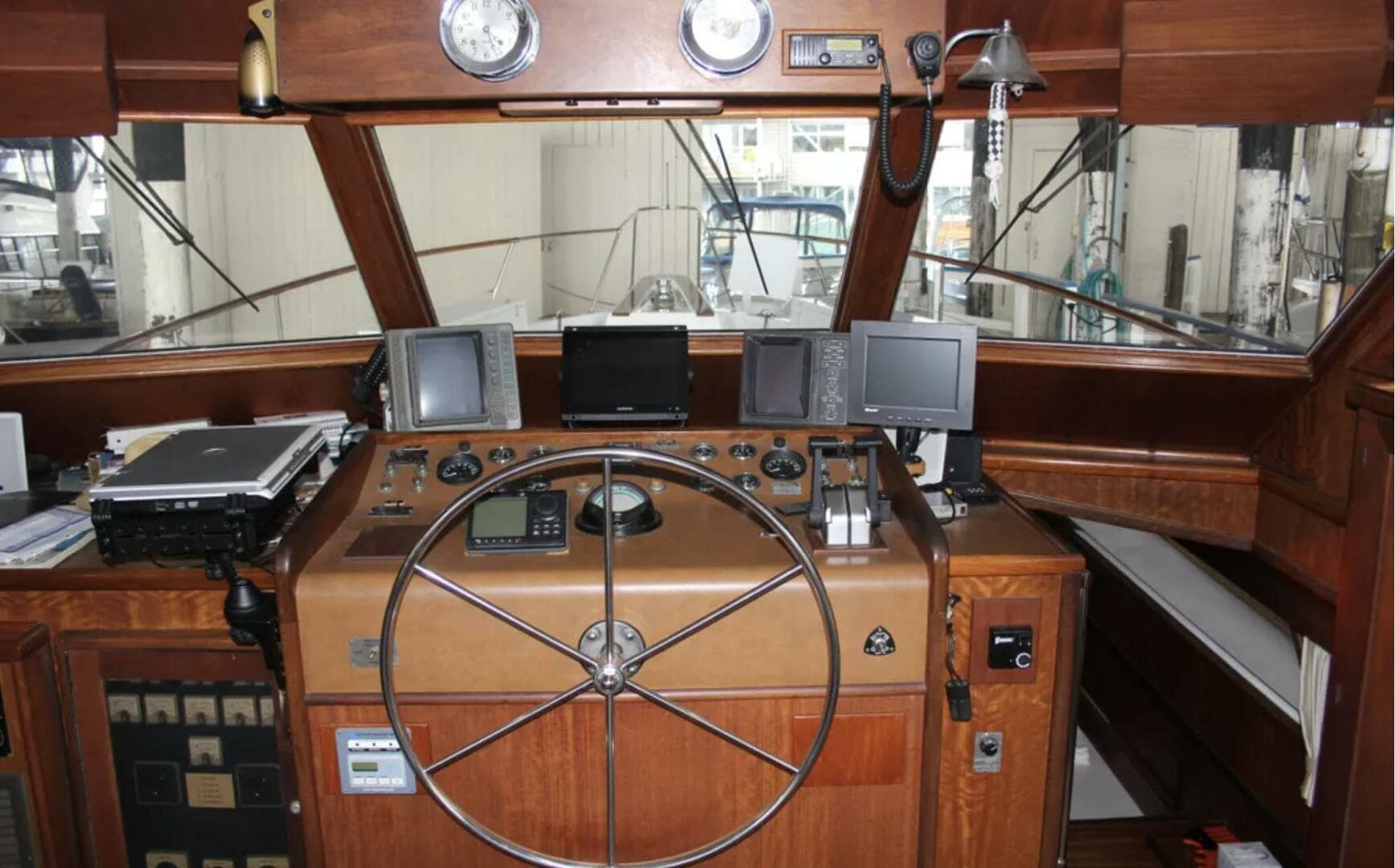 1974 Hatteras 58 Yachtfish — photo 10