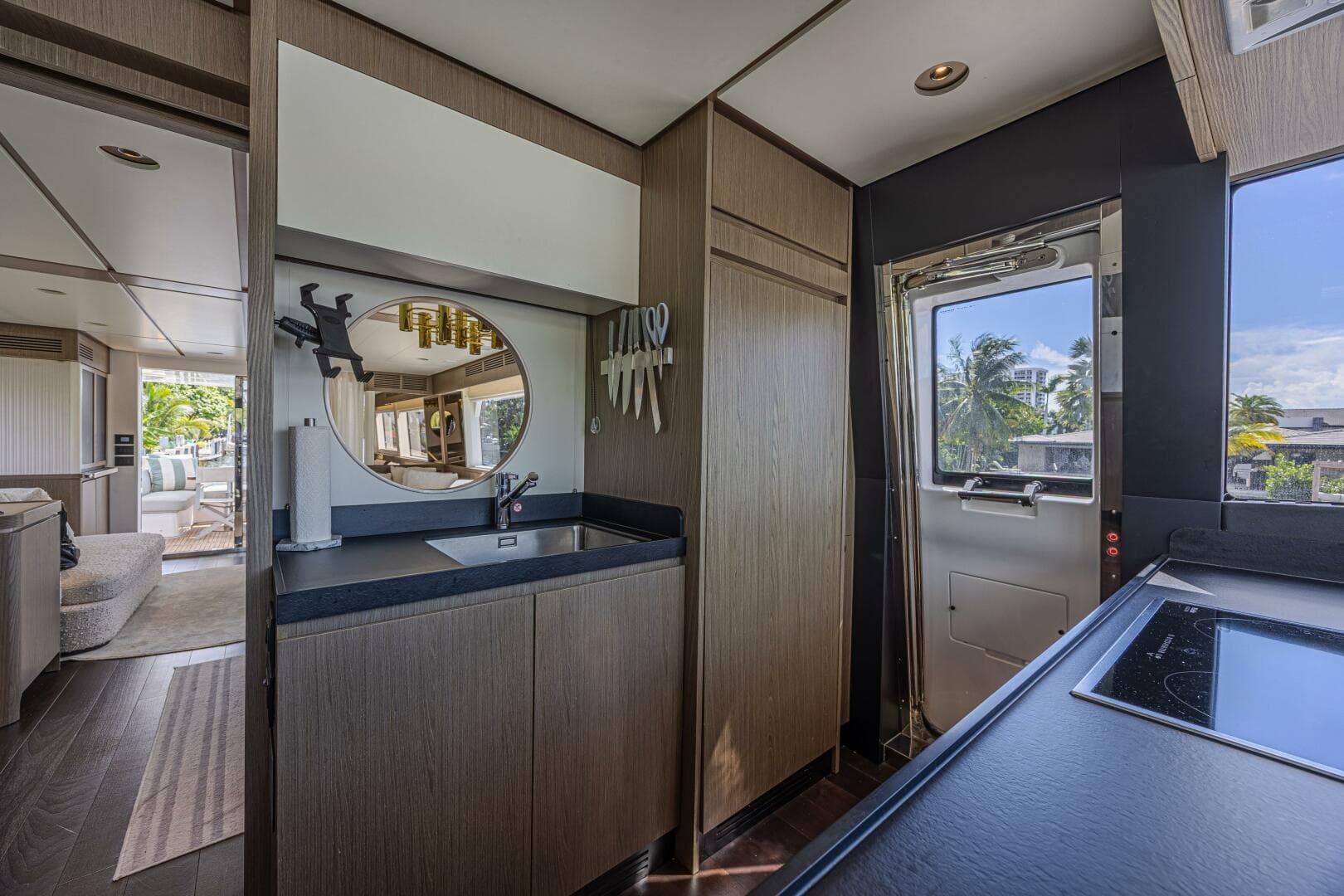 2022 Azimut Magellano 66 — photo 25