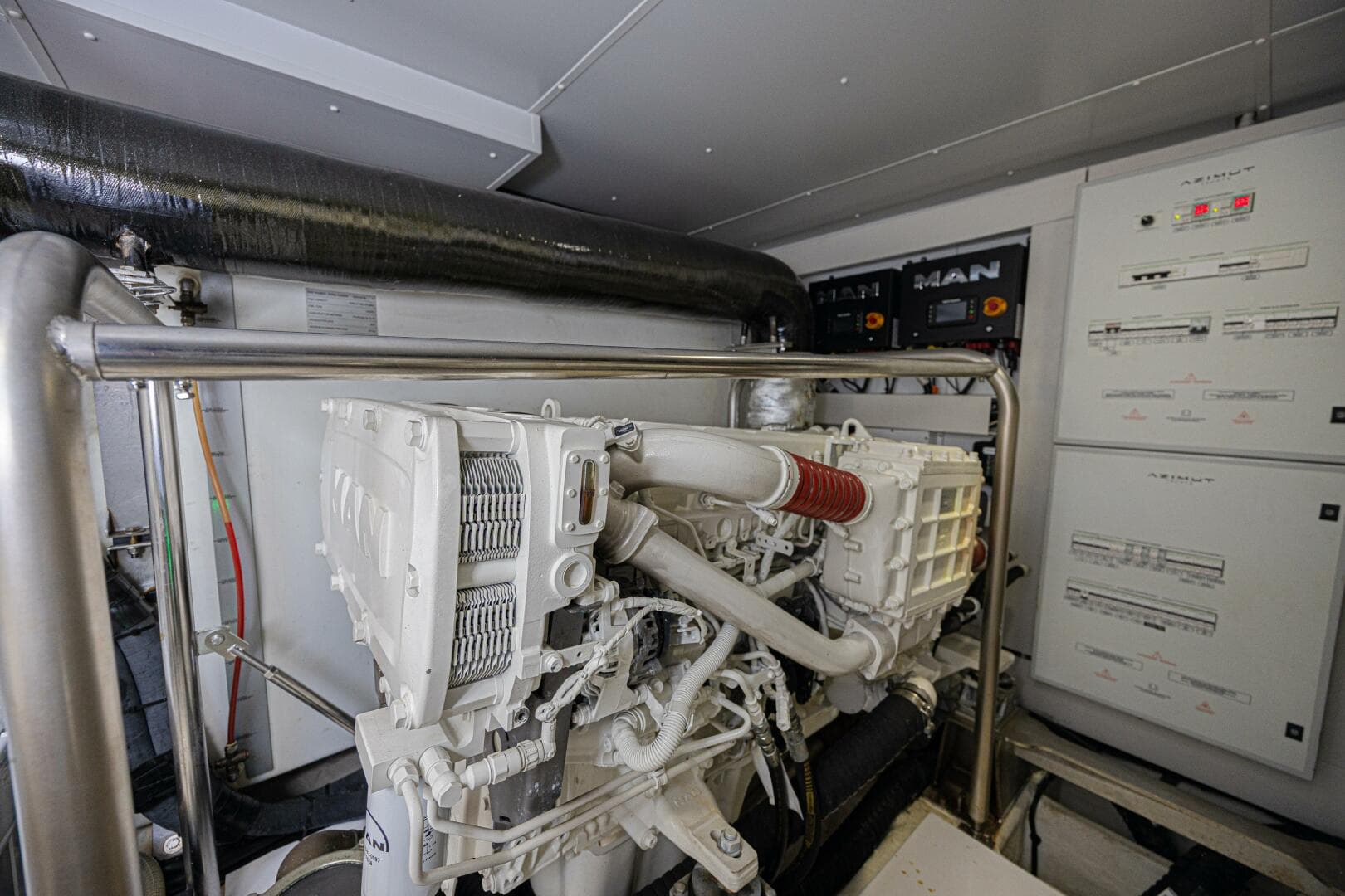 2022 Azimut Magellano 66 — photo 35