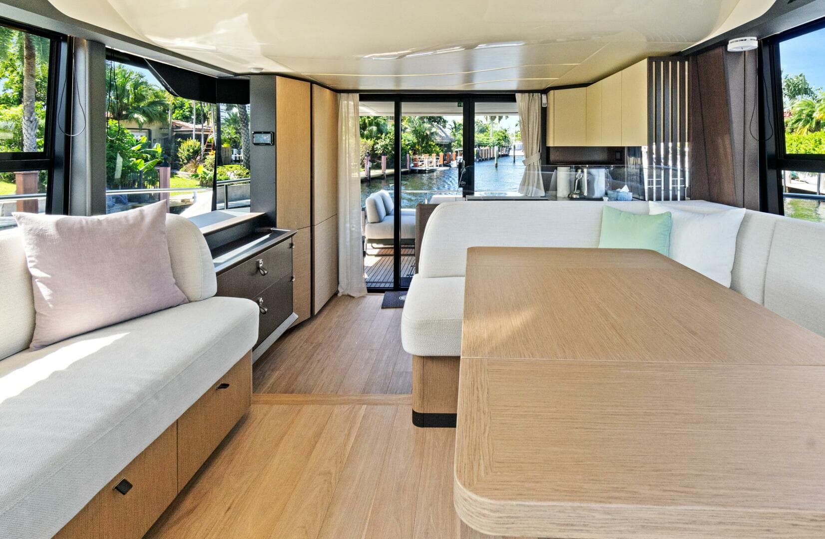 2025 Absolute 52 Fly — photo 39