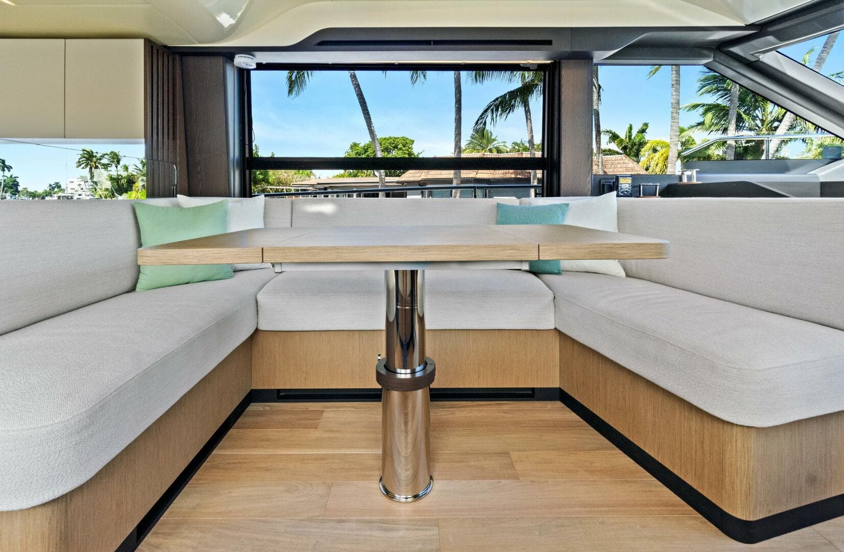 2025 Absolute 52 Fly — photo 40