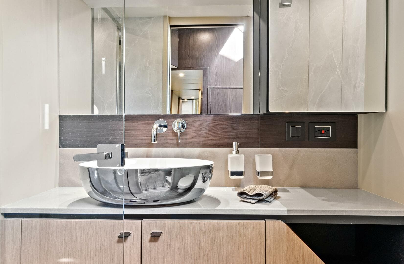 2025 Absolute 52 Fly — photo 56